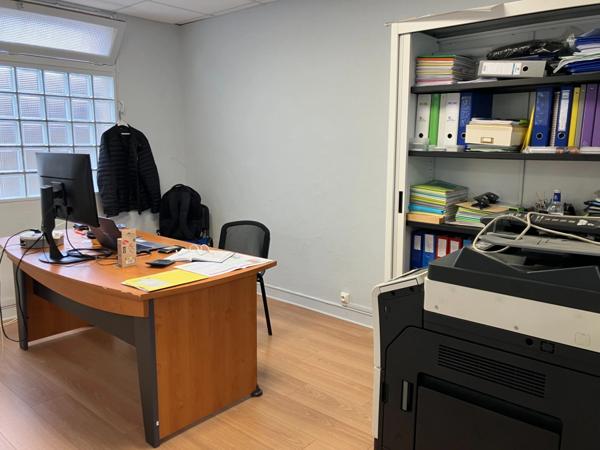 PERIGUEUX (24) Bureau en centre-ville