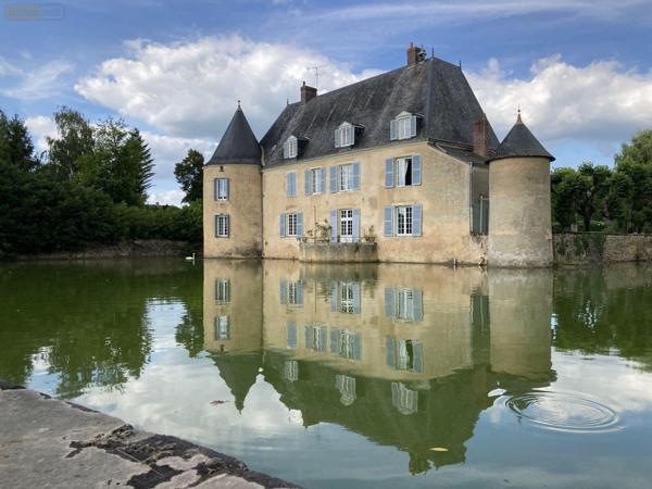 Château à vendre à Écommoy dans la Sarthe (72220), ref : 023/2115