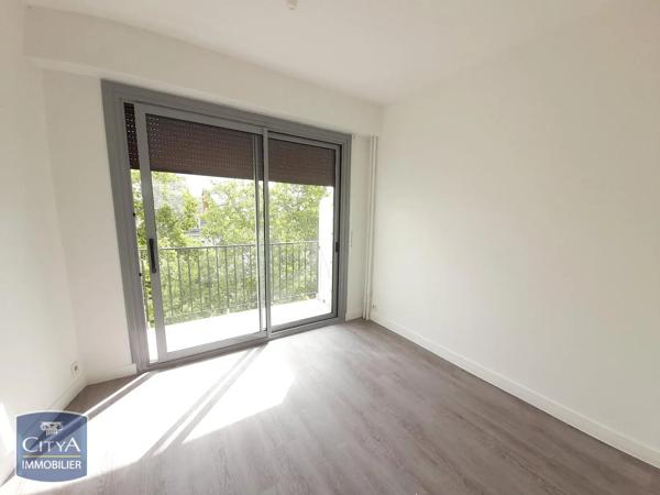 Appartement à louer 3 pièces 58.15m² Tours (37000)