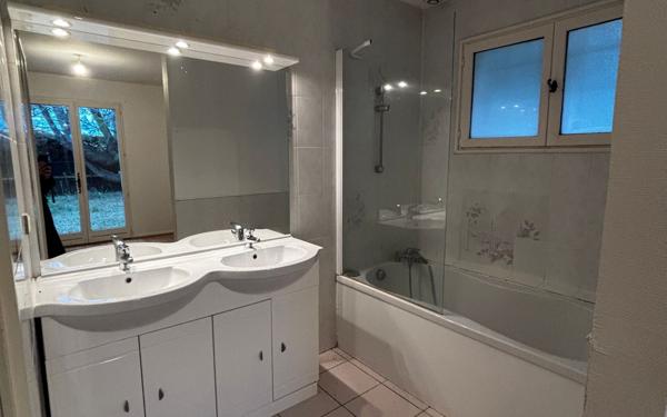 Maison à vendre    5 pièces •  Villemoustaussou