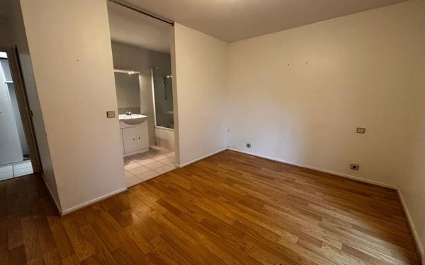 Maison à vendre    5 pièces •  Villemoustaussou