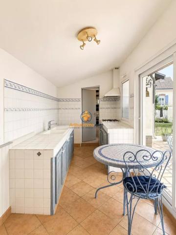 Vente                                                      Maison
                        
                     4 pièces                      136 m2                     à Tarbes