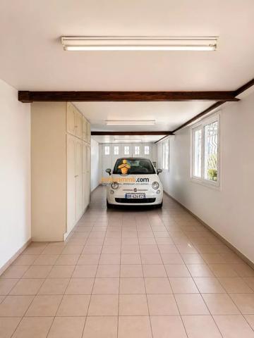 Vente                                                      Maison
                        
                     4 pièces                      136 m2                     à Tarbes