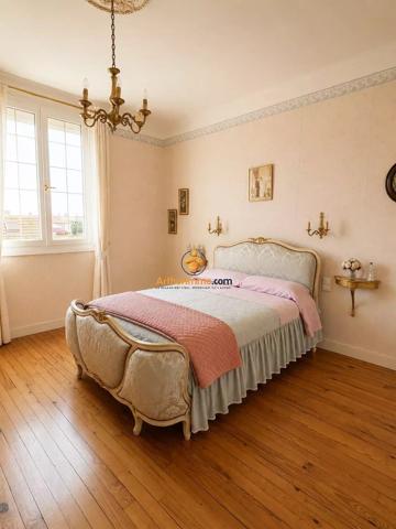 Vente                                                      Maison
                        
                     4 pièces                      136 m2                     à Tarbes