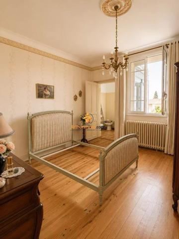 Vente                                                      Maison
                        
                     4 pièces                      136 m2                     à Tarbes