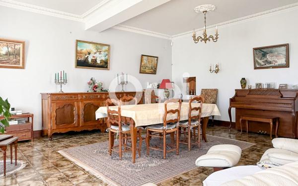 Maison à vendre    7 pièces •  Breuil-Magné