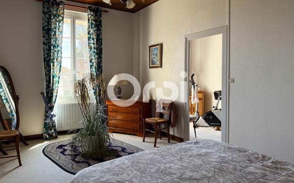 Maison à vendre    7 pièces •  Breuil-Magné