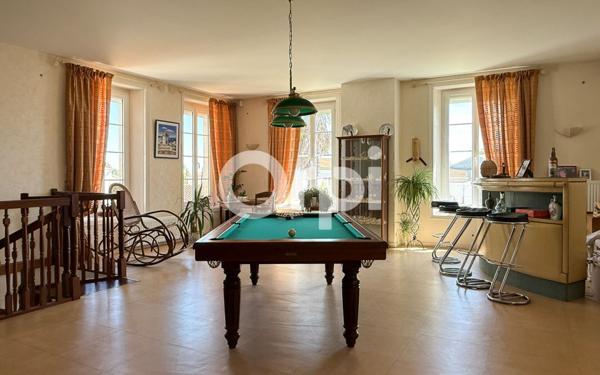 Maison à vendre    7 pièces •  Breuil-Magné