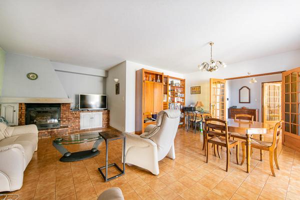 Ecrin contemporain et dépendances créatives en Provence.
