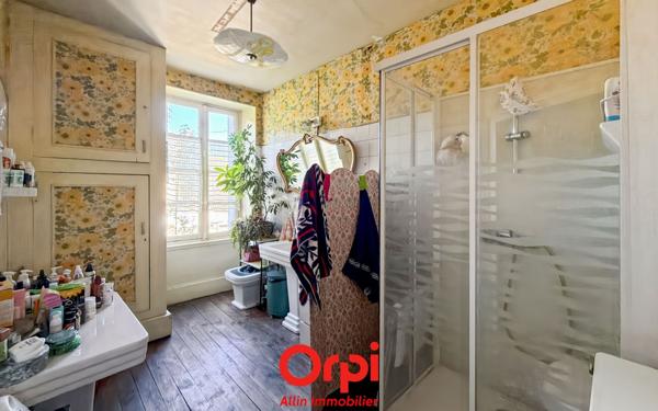Maison à vendre    7 pièces •  Hérisson