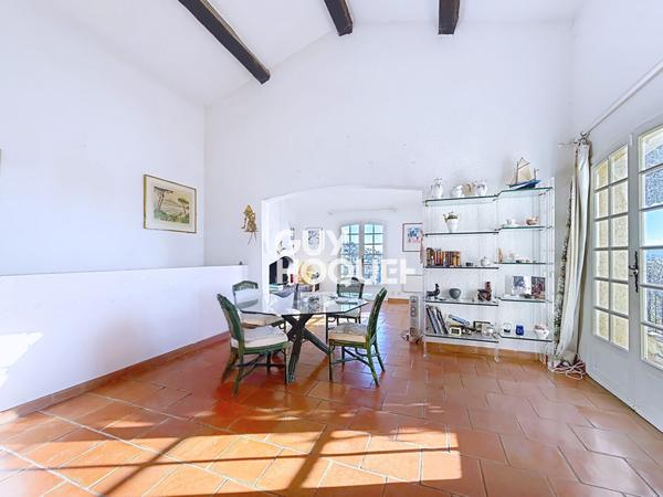 Vue Panoramique d'Exception - Propriété à Rénover dans Domaine Prisé de Mougins