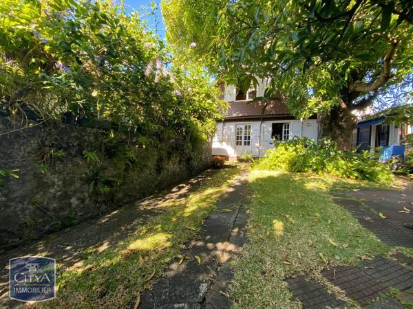 Maison à vendre 6 pièces 185m² Sainte-Suzanne (97441)