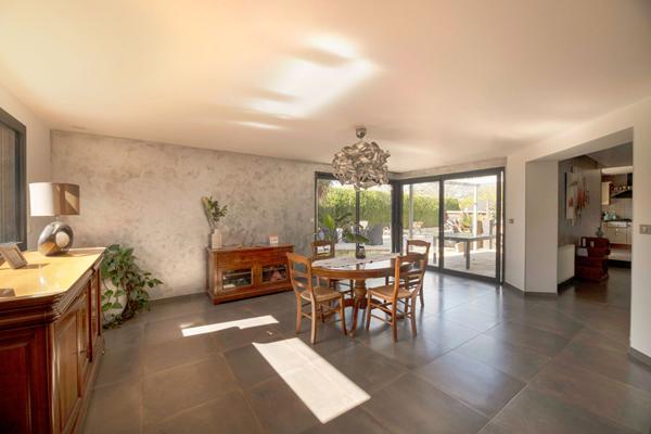 Maison Mordelles / 4 CHAMBRES / PISCINE / GARAGE / IMPASSE