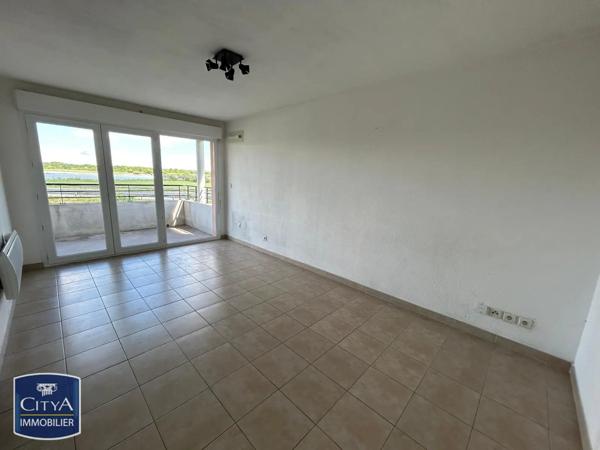 Appartement à louer 3 pièces 64m² Milhaud (30540)