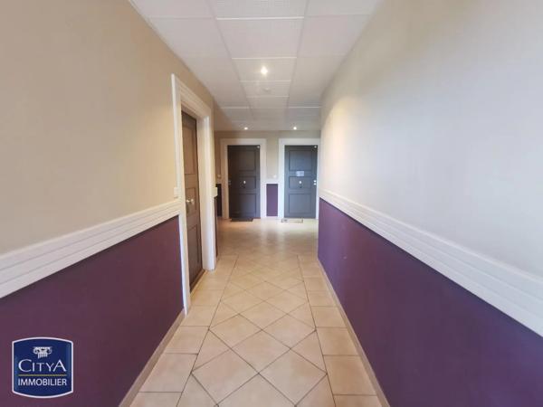 Appartement à louer 3 pièces 64m² Milhaud (30540)