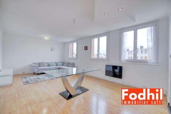 Châtenay-Malabry, Appartement 3 pièces de 61 m², 2 chambres avec cave.