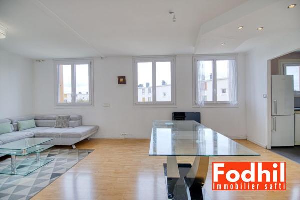 Châtenay-Malabry, Appartement 3 pièces de 61 m², 2 chambres avec cave.