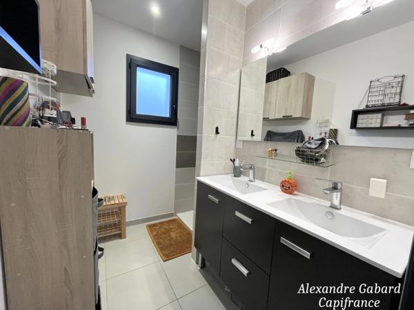 Maison de plain-pied - 2 chambres - Terrasse - Jardin clôturé