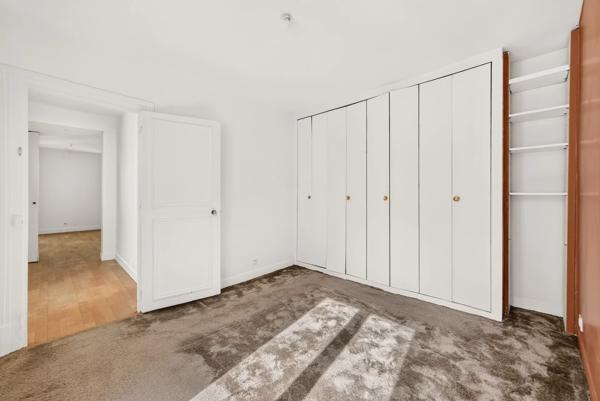 Appartement Paris 9 e - MARTYRS / RUE DE L'AGENT BAILLY