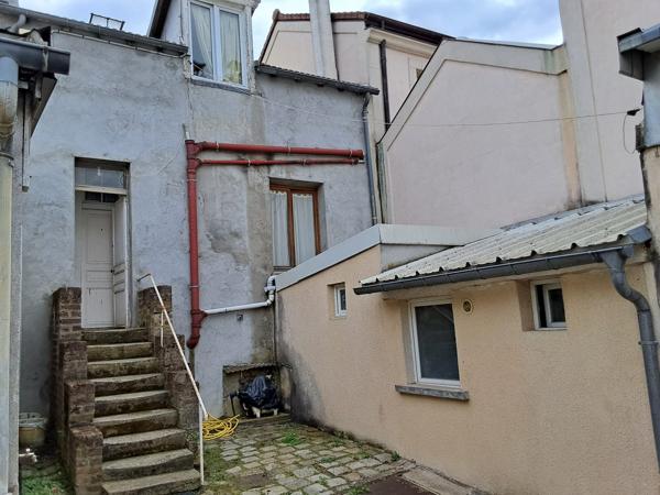 À vendre - Immeuble 250 m² situé à Rueil-Malmaison (92500)