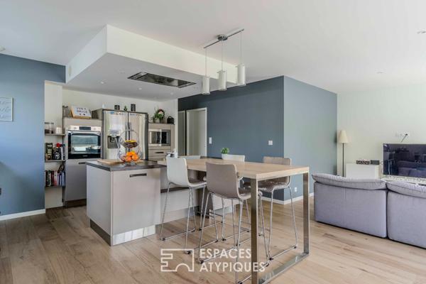 Maison d’architecte avec volumes généreux et piscine