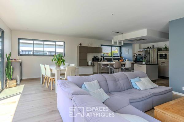 Maison d’architecte avec volumes généreux et piscine