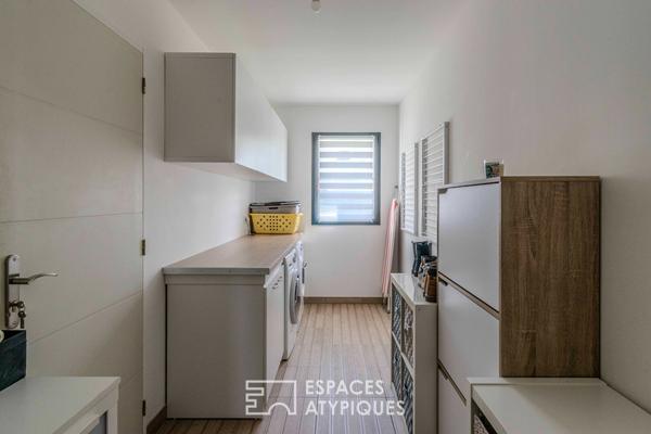 Maison d’architecte avec volumes généreux et piscine