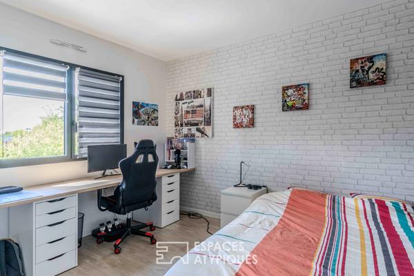 Maison d’architecte avec volumes généreux et piscine