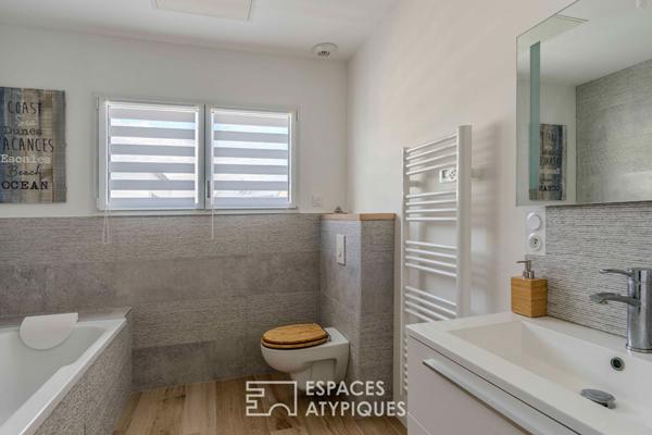 Maison d’architecte avec volumes généreux et piscine