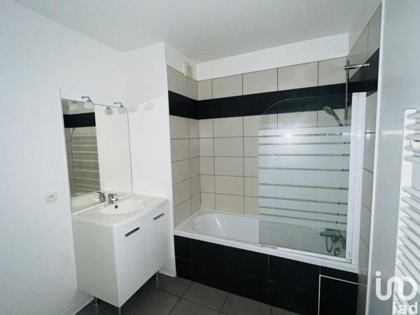 Location appartement 3 pièces 71 m² Mérignac