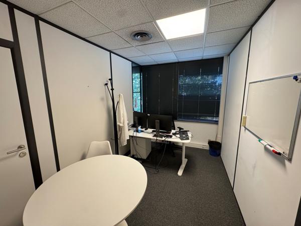 Bureaux à louer à Mérignac avec parking privatif et salle de réunion