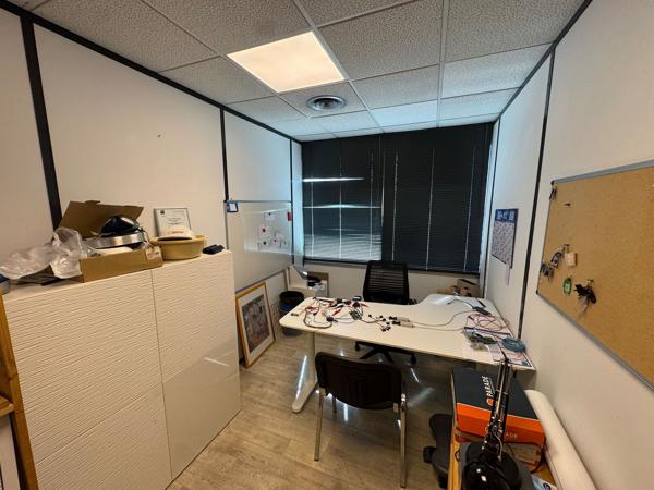Bureaux à louer à Mérignac avec parking privatif et salle de réunion