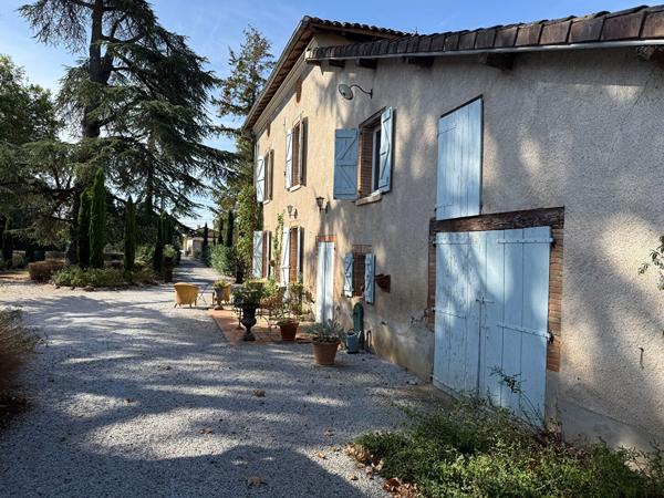 Lisle-sur-Tarn . Domaine de charme d'exception (T6 + Gîte T3)