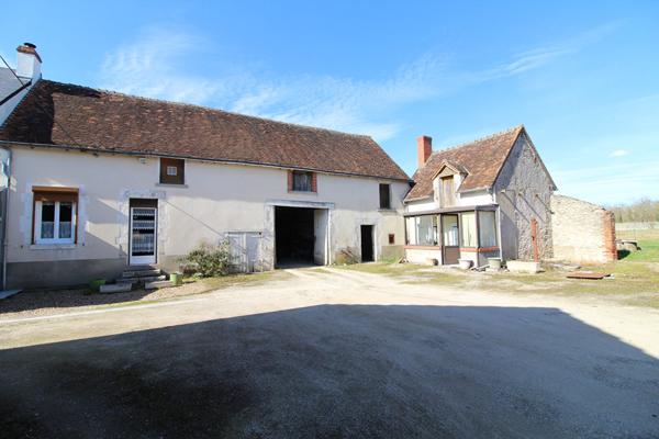 CORPS DE FERME HUISSEAU SUR COSSON