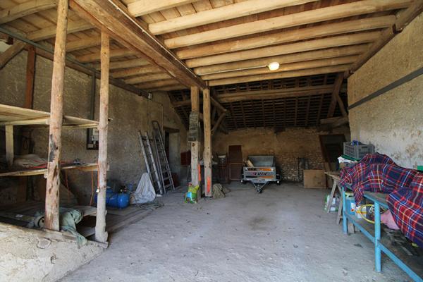 CORPS DE FERME HUISSEAU SUR COSSON