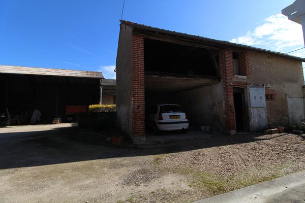 CORPS DE FERME HUISSEAU SUR COSSON