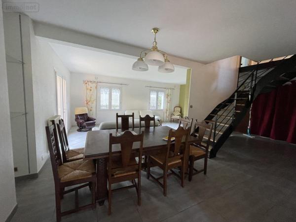 Maison à louer à Saint-Malo en Ille-et-Vilaine (35400), ref : 35084-L333   
Courtoisville