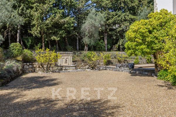 L’ART DE VIVRE À MOUGINS : UNE DEMEURE D’EXCEPTION AUX PORTES DU VILLAGE