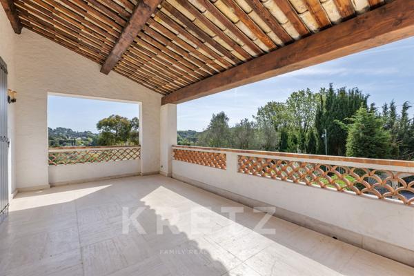 L’ART DE VIVRE À MOUGINS : UNE DEMEURE D’EXCEPTION AUX PORTES DU VILLAGE
