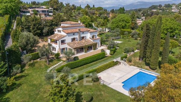 L’ART DE VIVRE À MOUGINS : UNE DEMEURE D’EXCEPTION AUX PORTES DU VILLAGE