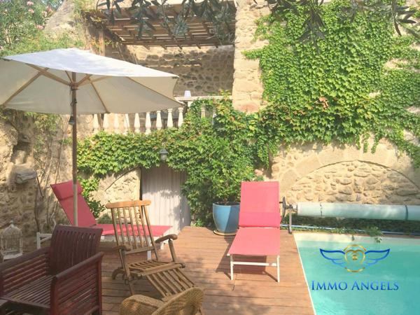 Magnifique maison de village 90m² avec jardin et piscine