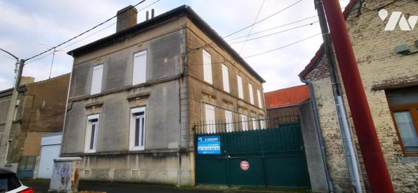 Ancien corps de ferme avec grange et pâtures