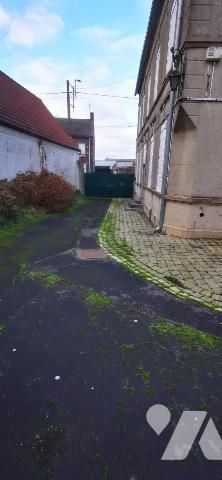 Ancien corps de ferme avec grange et pâtures