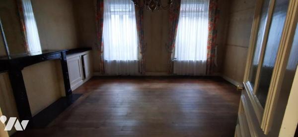 Ancien corps de ferme avec grange et pâtures