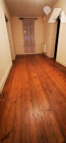 Ancien corps de ferme avec grange et pâtures