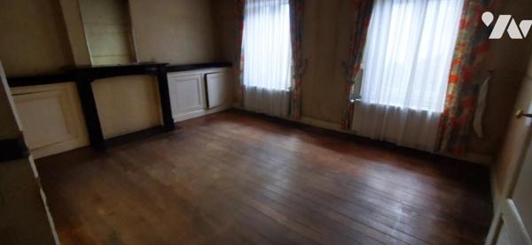 Ancien corps de ferme avec grange et pâtures