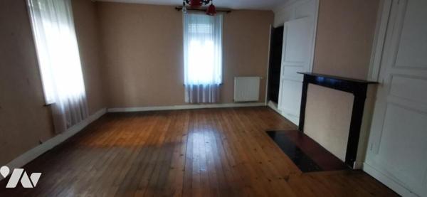 Ancien corps de ferme avec grange et pâtures