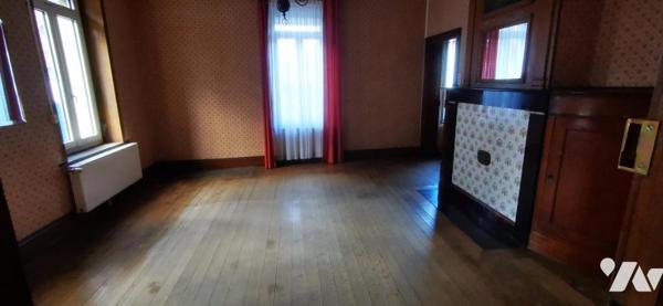 Ancien corps de ferme avec grange et pâtures