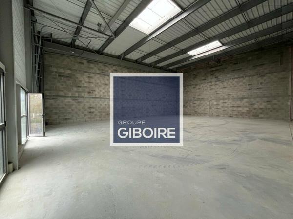 Local d'activites 222 m² à louer GOVEN (réf : 35.6797)