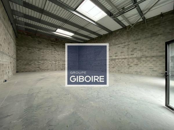 Local d'activites 222 m² à louer GOVEN (réf : 35.6797)